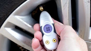 Accurate tyre pressure gauge uk sales